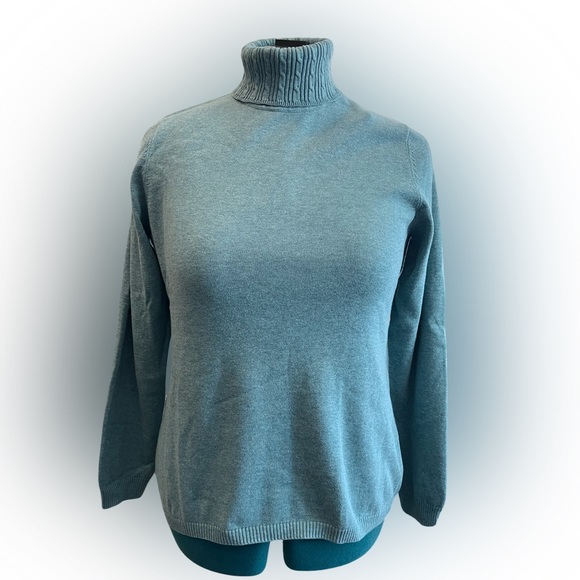 New with tags, M Talbots turtleneck sweater - Picture 1 of 3